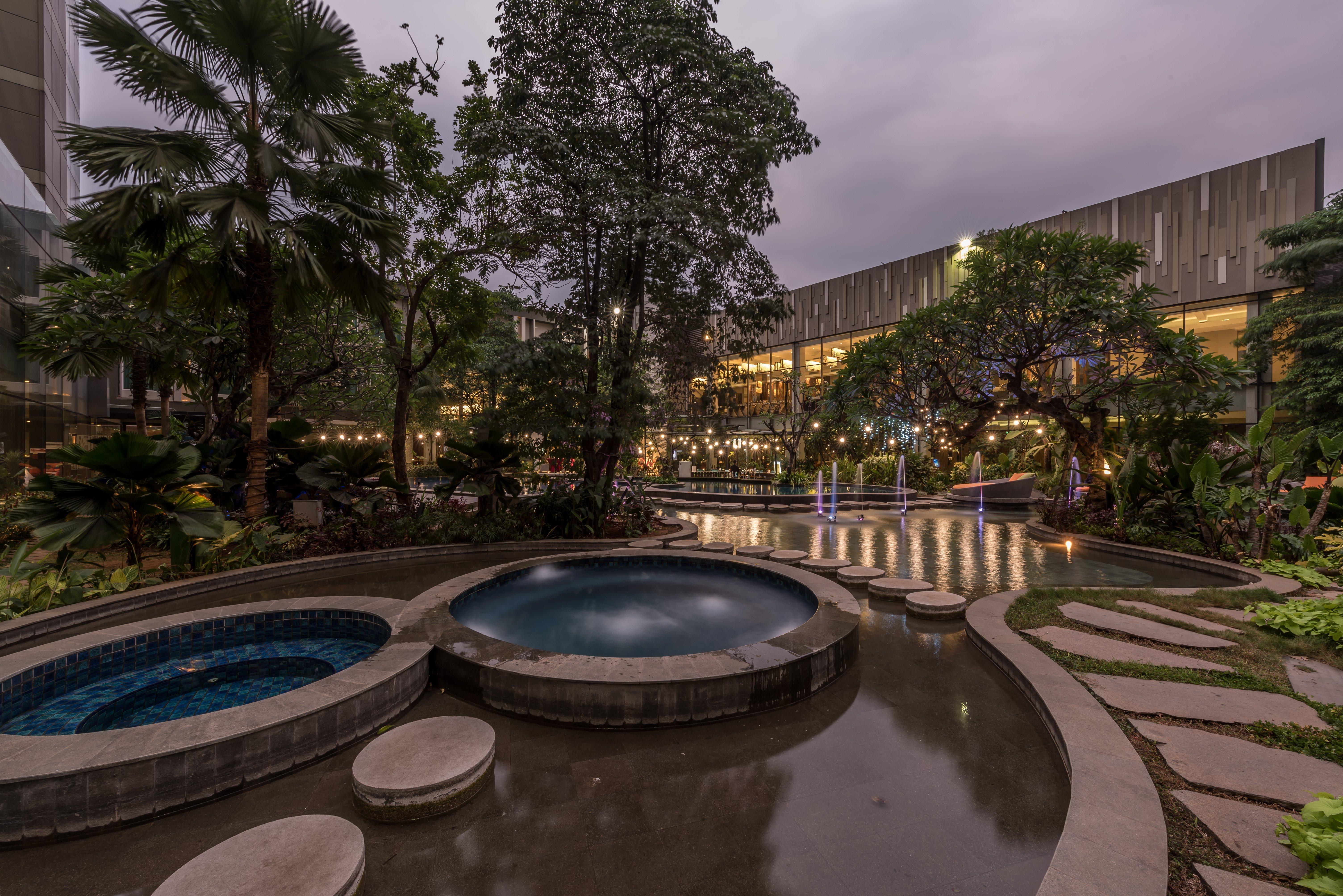 Holiday Inn Cikarang Jababeka By Ihg Exterior photo