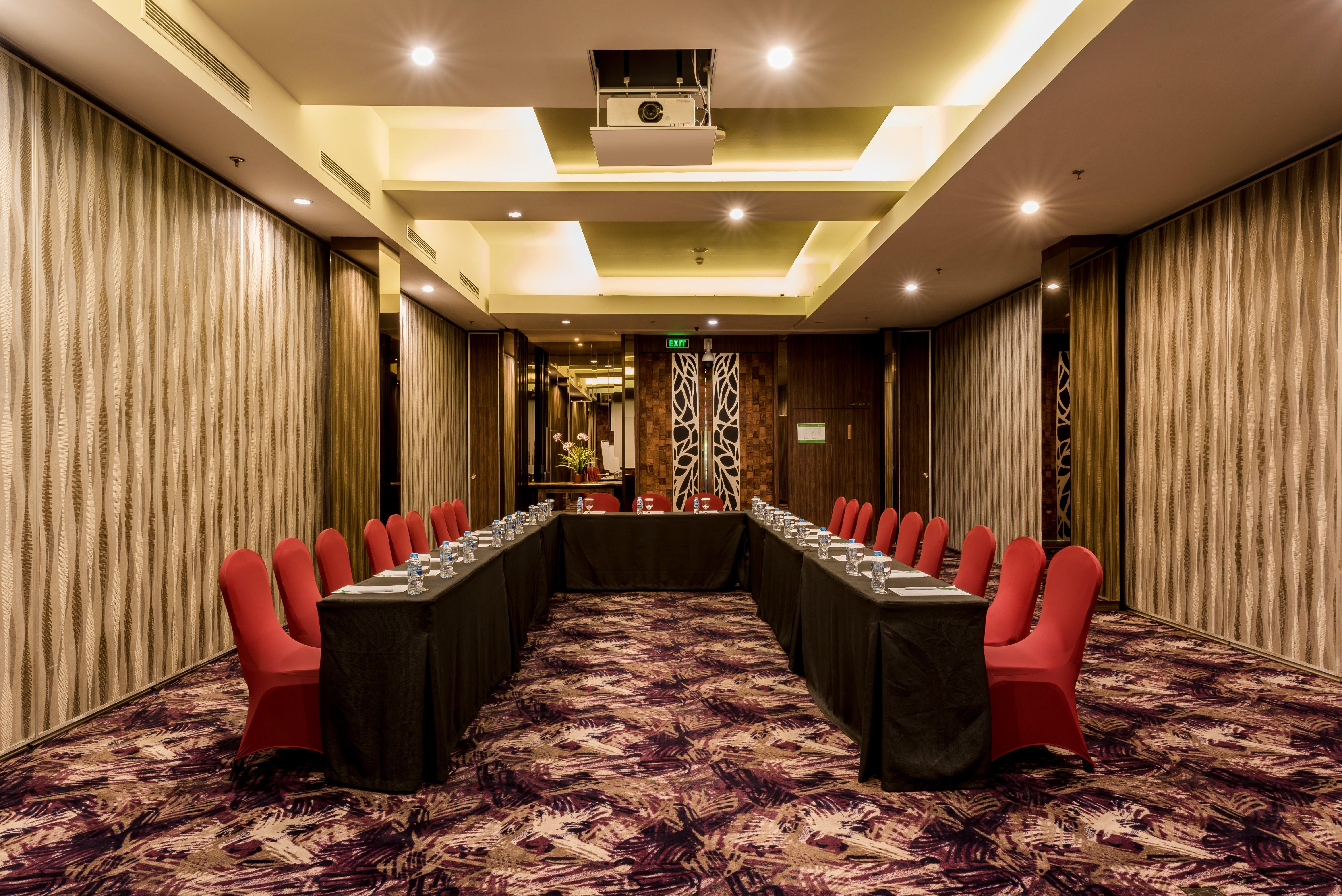 Holiday Inn Cikarang Jababeka By Ihg Exterior photo
