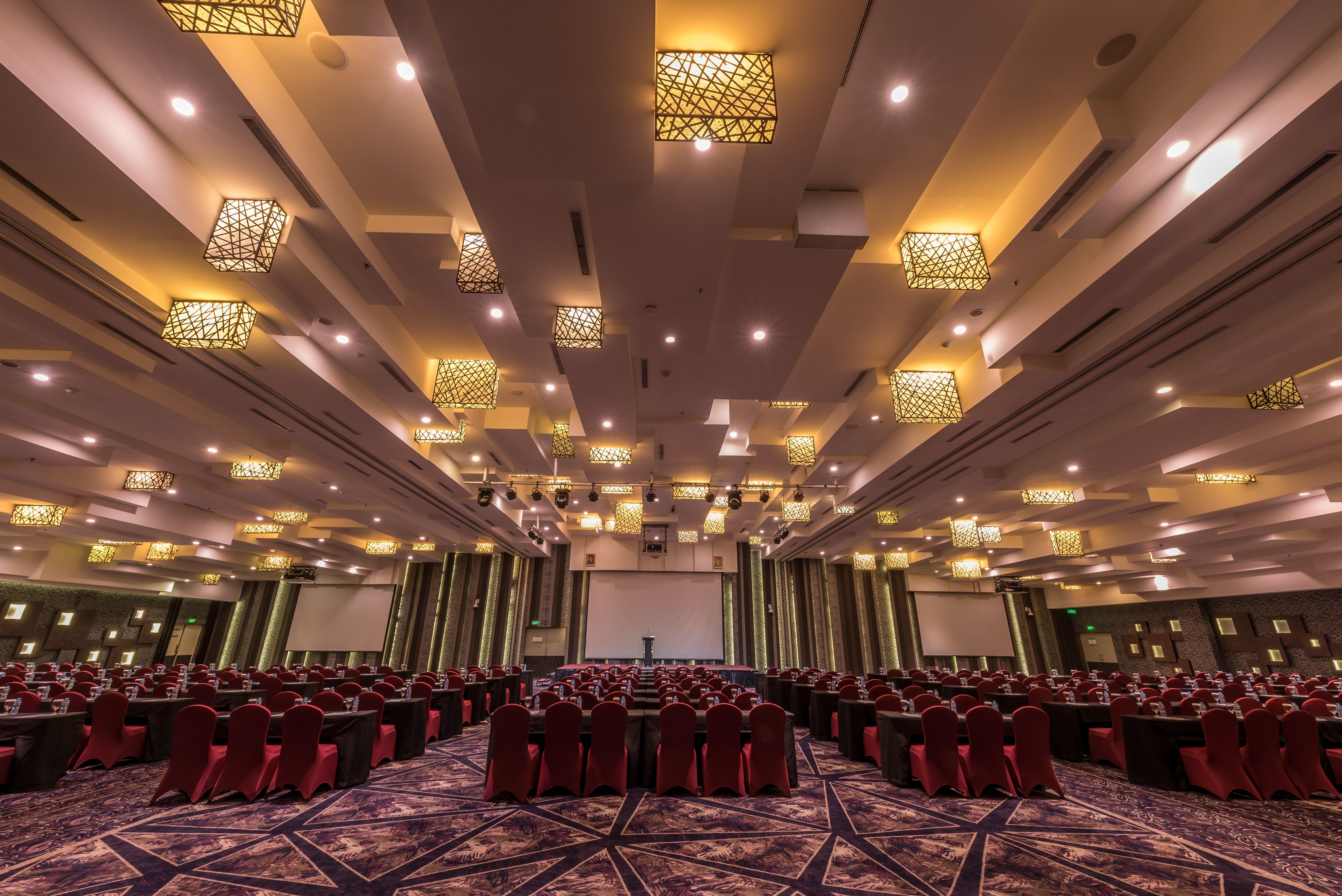Holiday Inn Cikarang Jababeka By Ihg Exterior photo