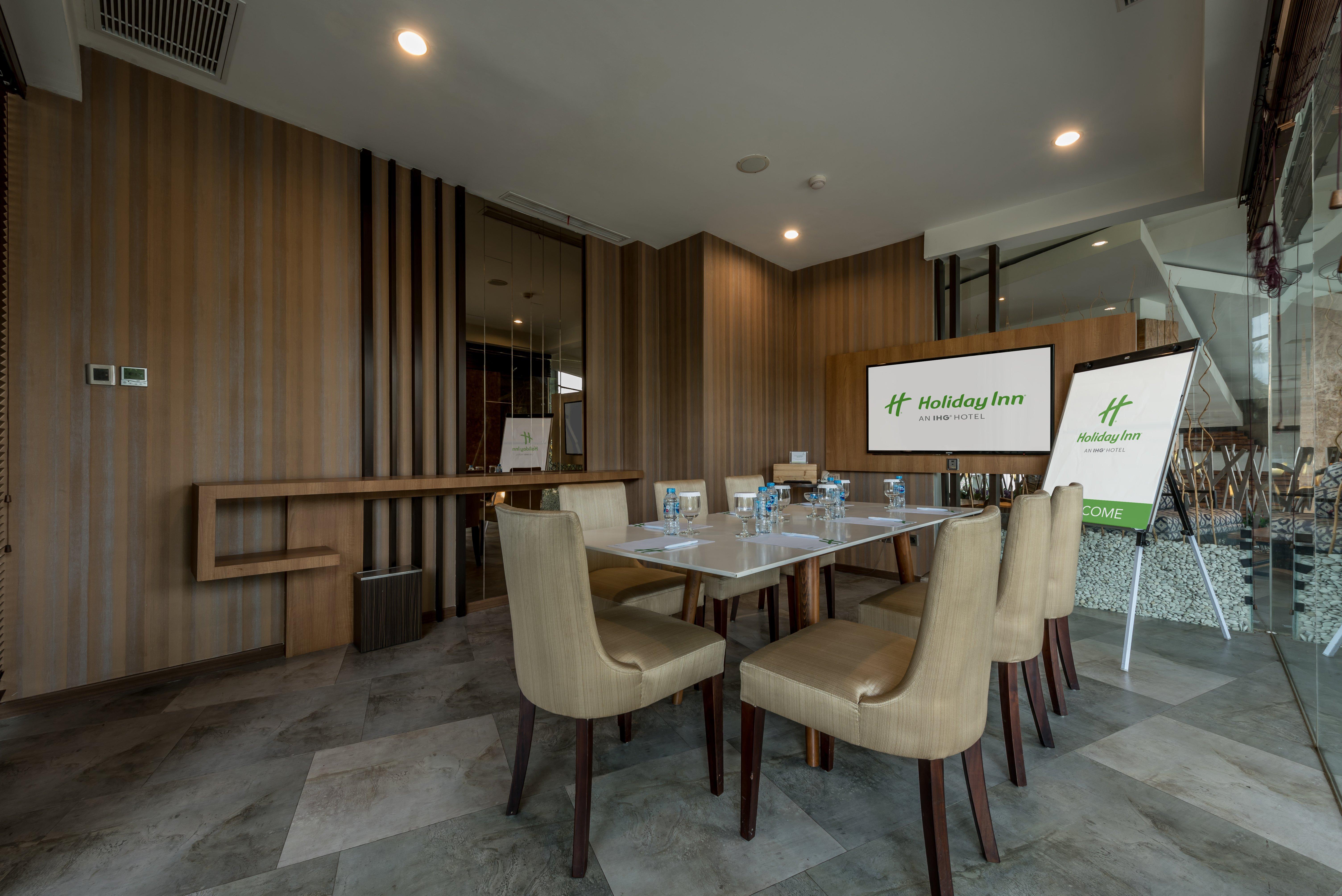 Holiday Inn Cikarang Jababeka By Ihg Exterior photo