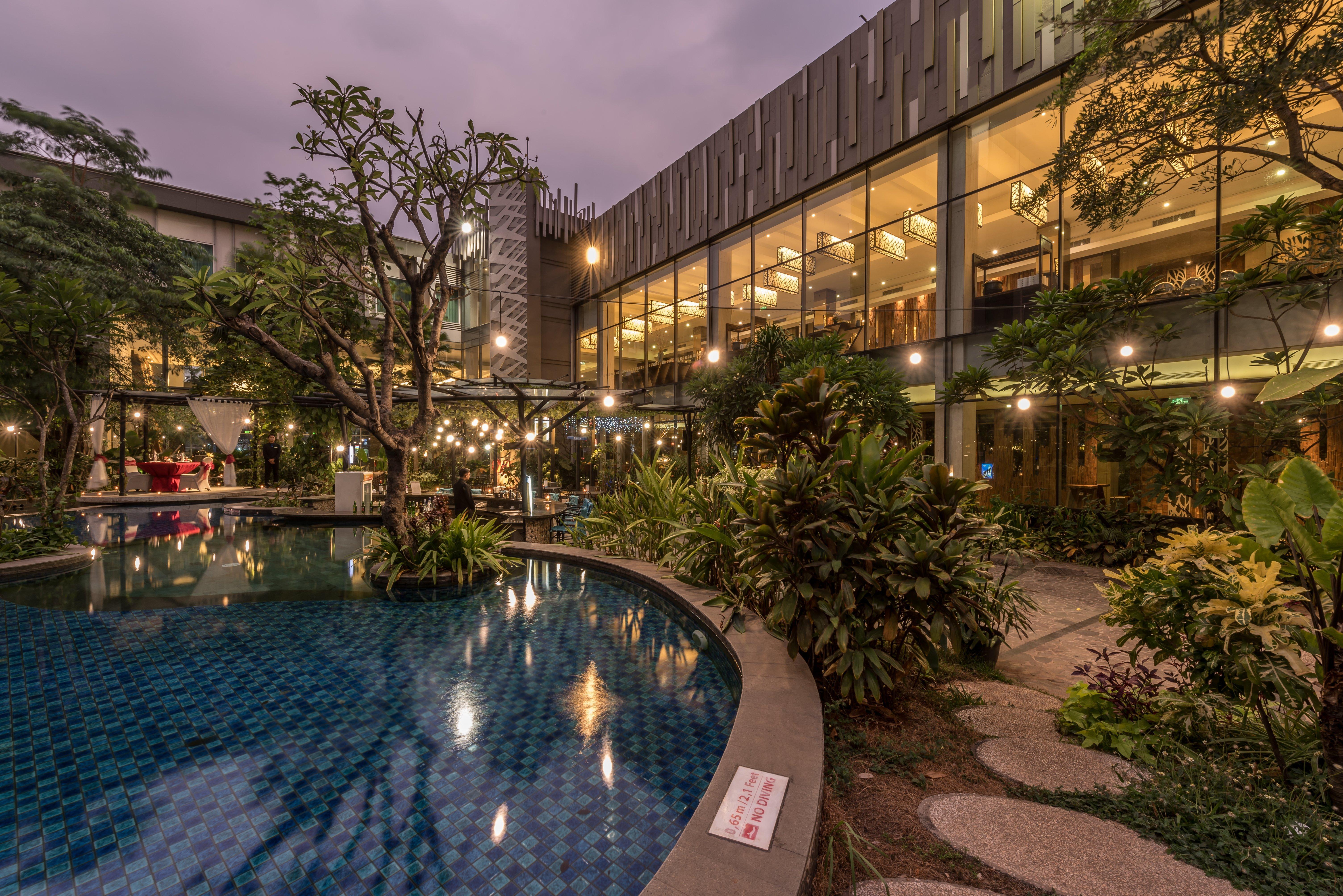Holiday Inn Cikarang Jababeka By Ihg Exterior photo