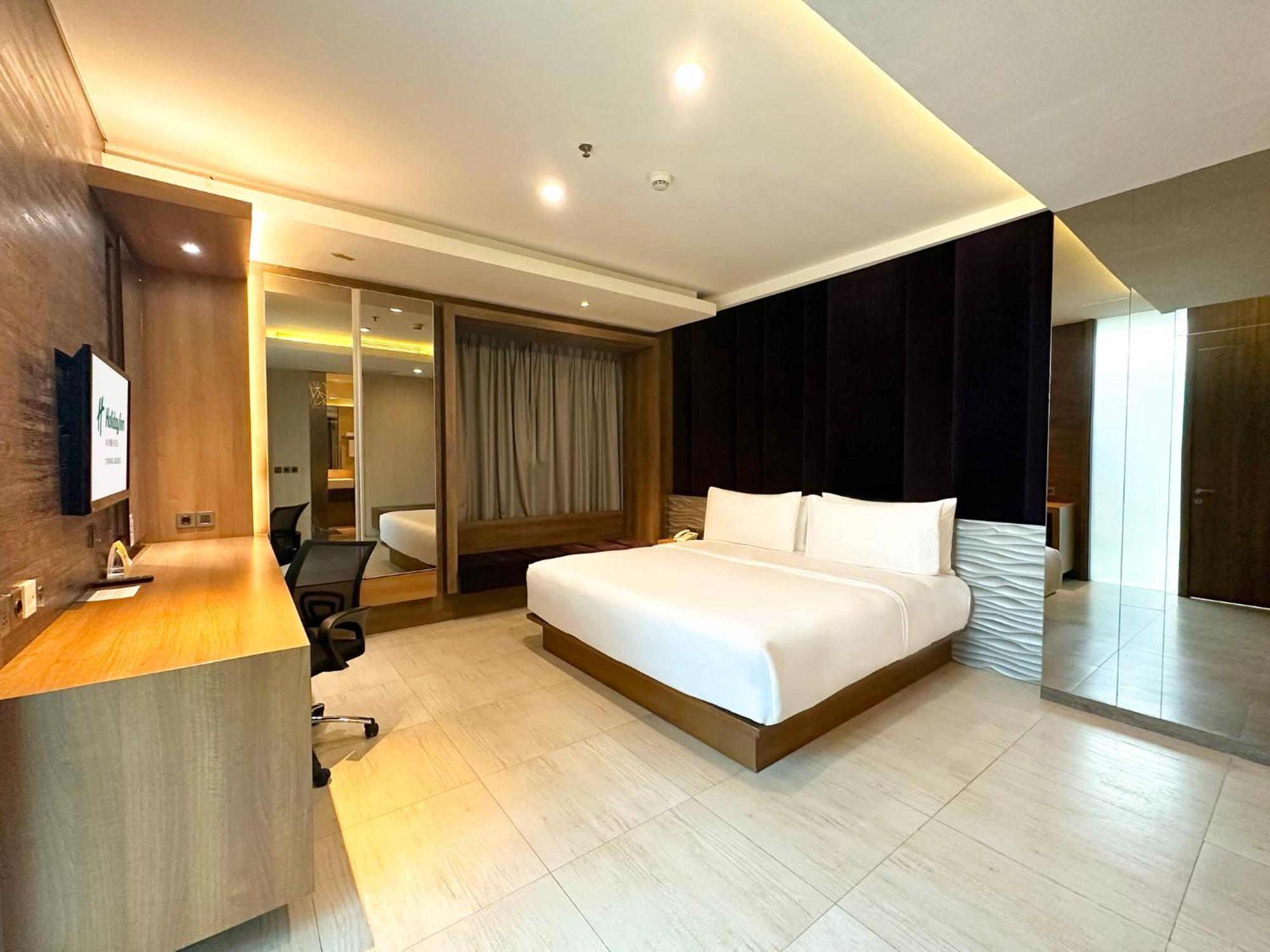 Holiday Inn Cikarang Jababeka By Ihg Exterior photo